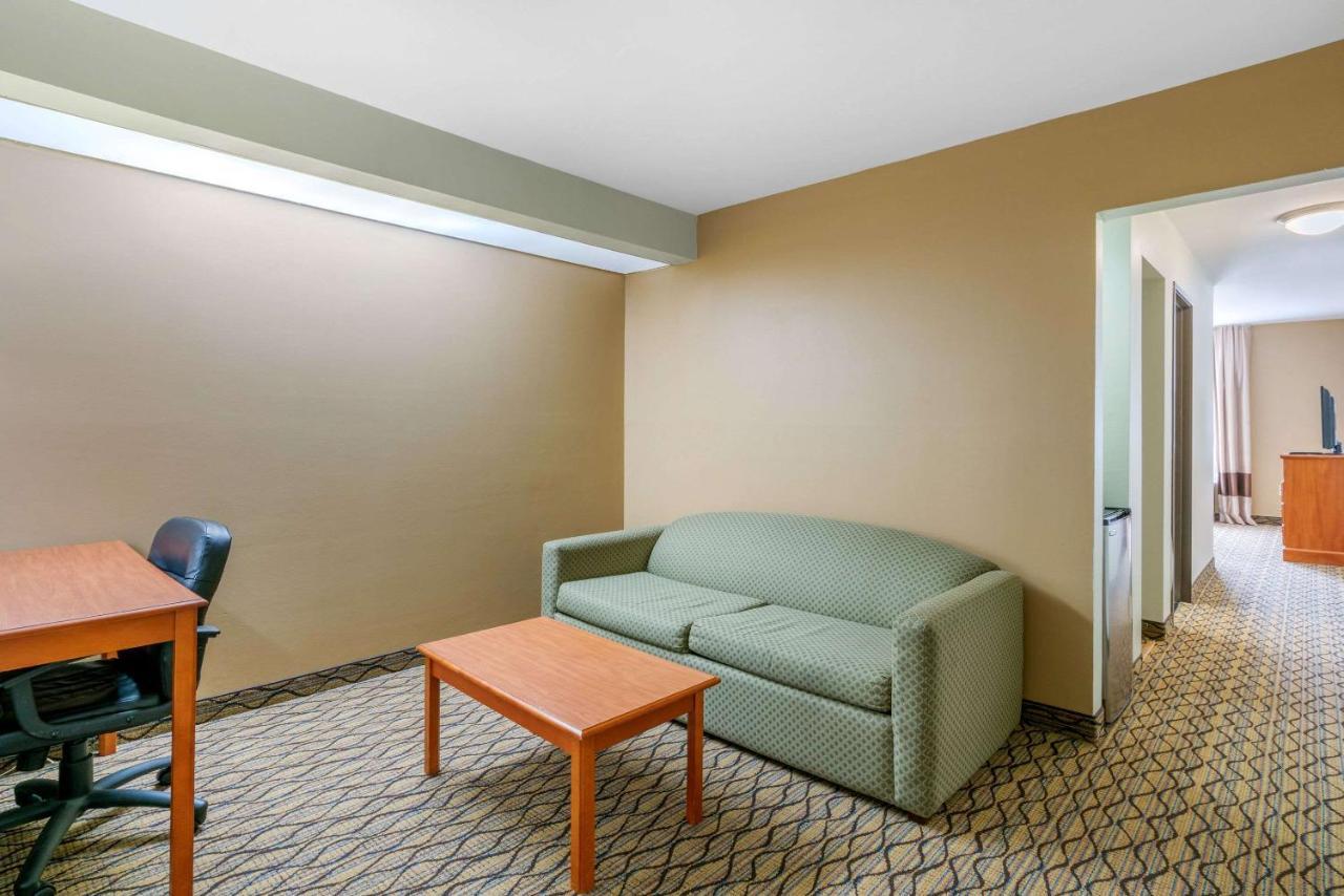 Quality Inn & Suites Jefferson City Eksteriør billede