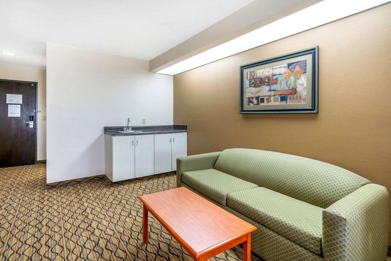 Quality Inn & Suites Jefferson City Eksteriør billede