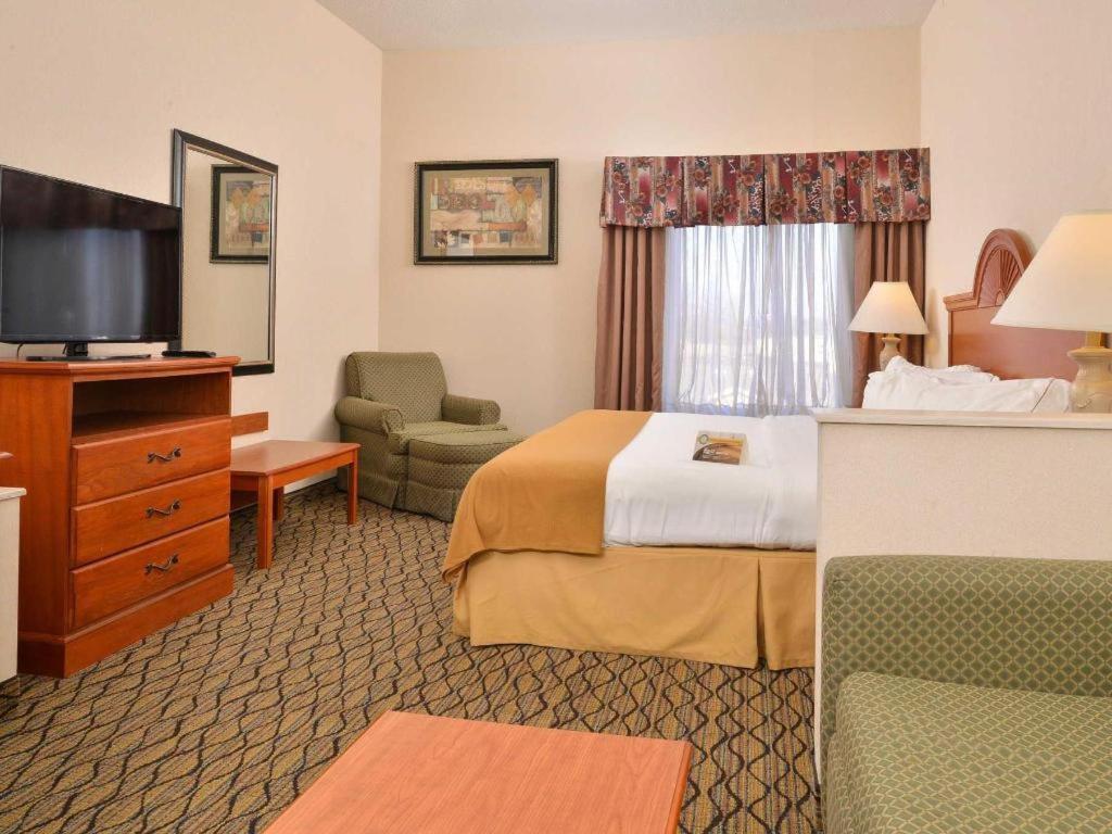 Quality Inn & Suites Jefferson City Eksteriør billede