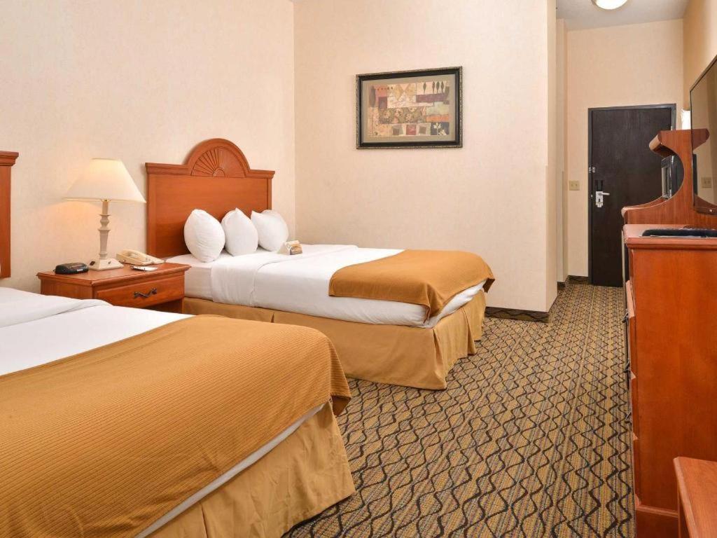 Quality Inn & Suites Jefferson City Eksteriør billede