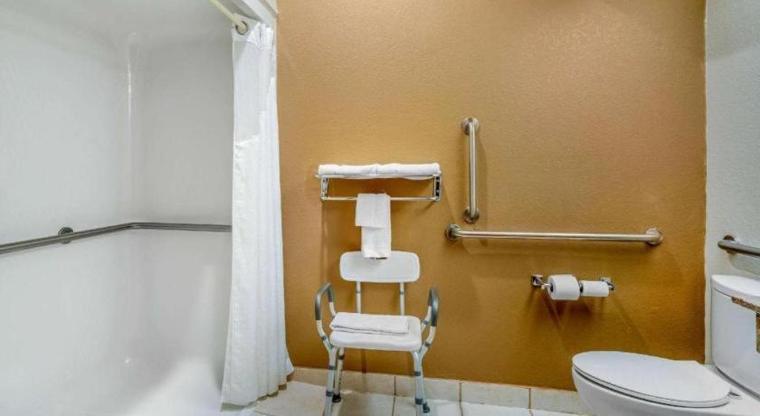 Quality Inn & Suites Jefferson City Eksteriør billede