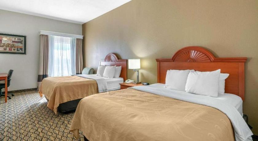 Quality Inn & Suites Jefferson City Eksteriør billede