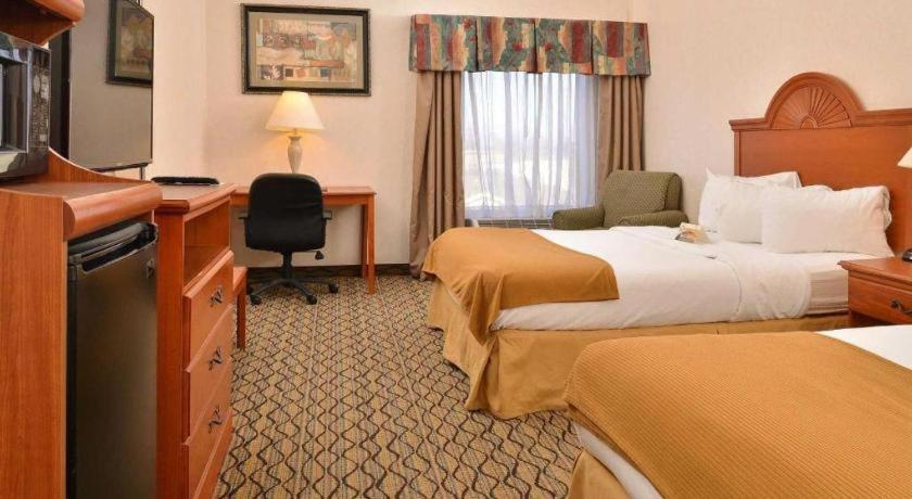 Quality Inn & Suites Jefferson City Eksteriør billede