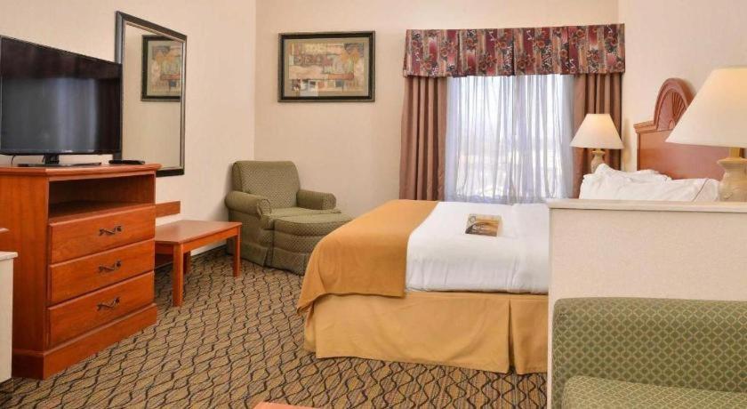 Quality Inn & Suites Jefferson City Eksteriør billede
