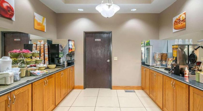 Quality Inn & Suites Jefferson City Eksteriør billede